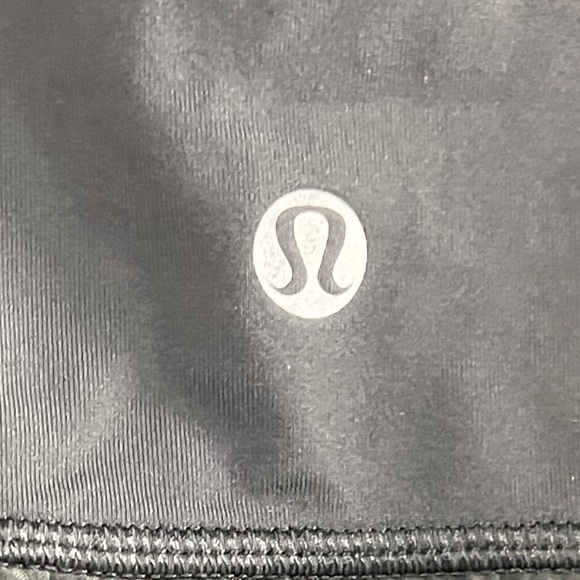 Lululemon Women’s Black Tame Me Tank - Picture 5 of 5